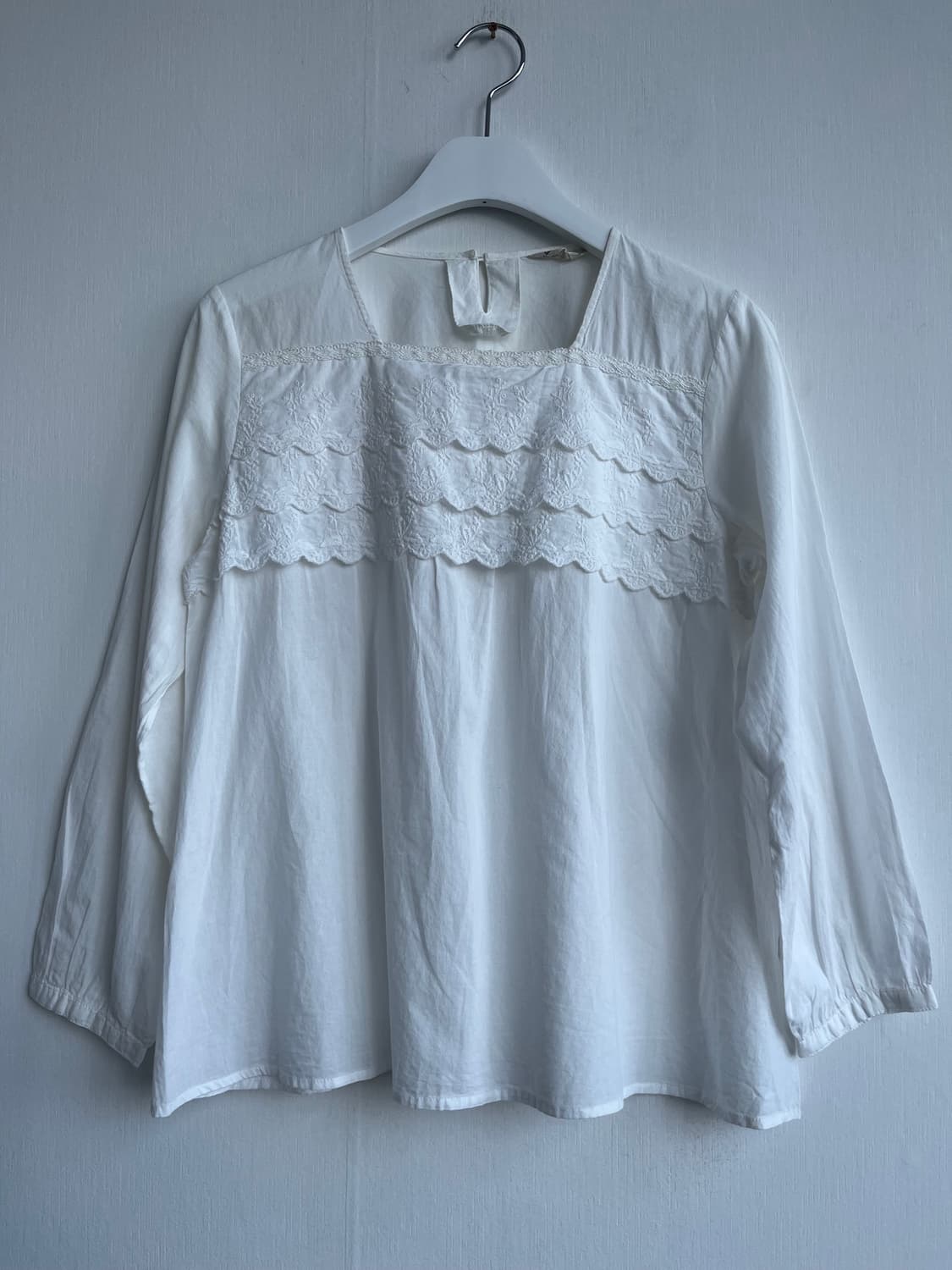 물결 레이스 블라우스 상품이미지1