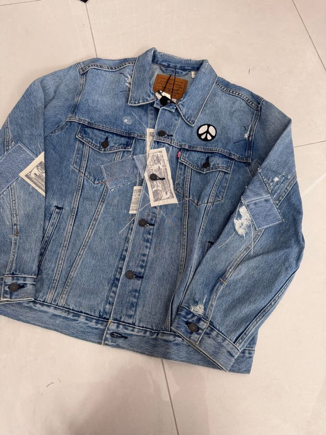 LOTS OF POCKETS TRUCKER JACKET 트러커 자켓 상품이미지1