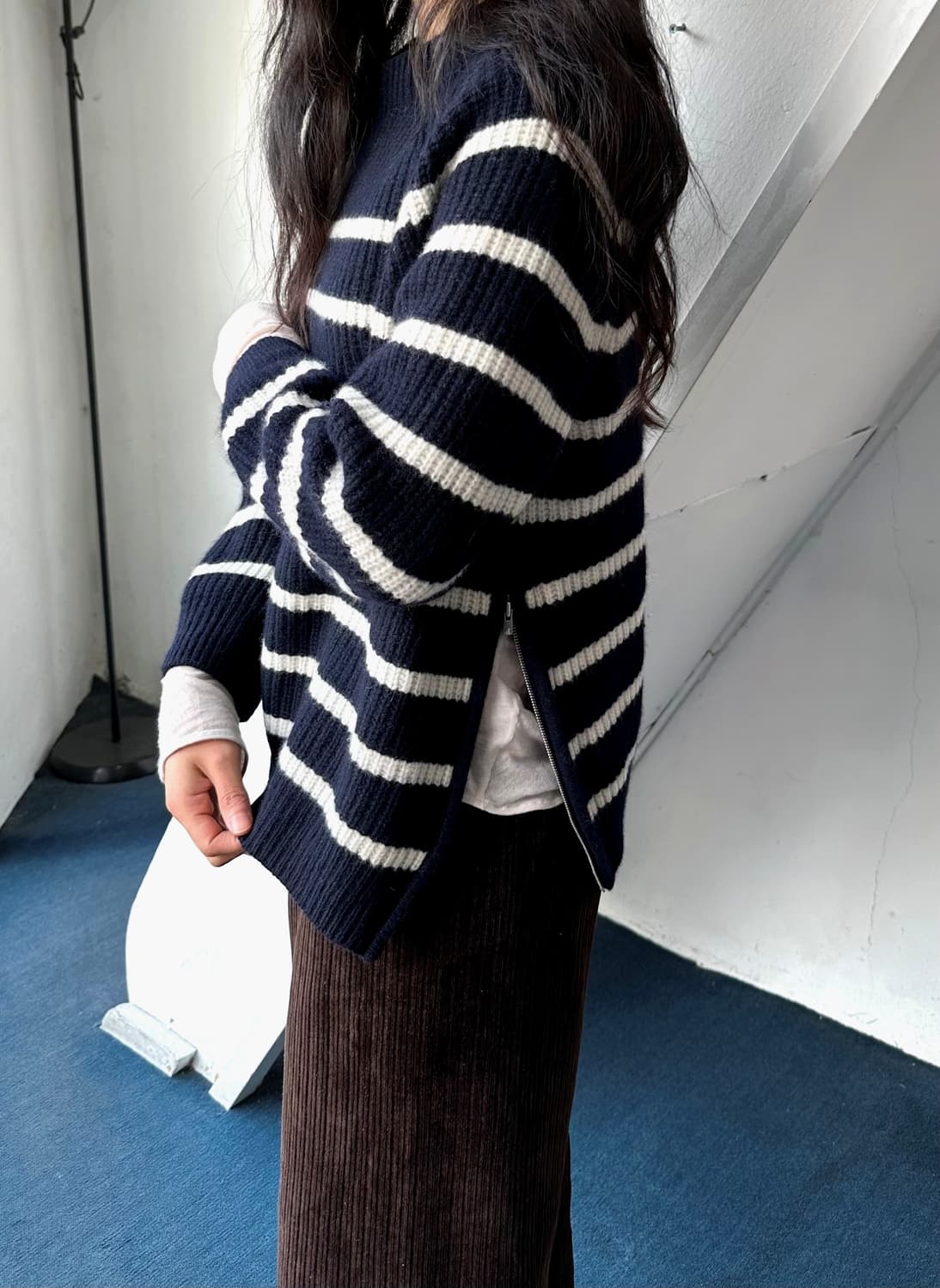 Middle gauge side zip design knit TOP 상품이미지10