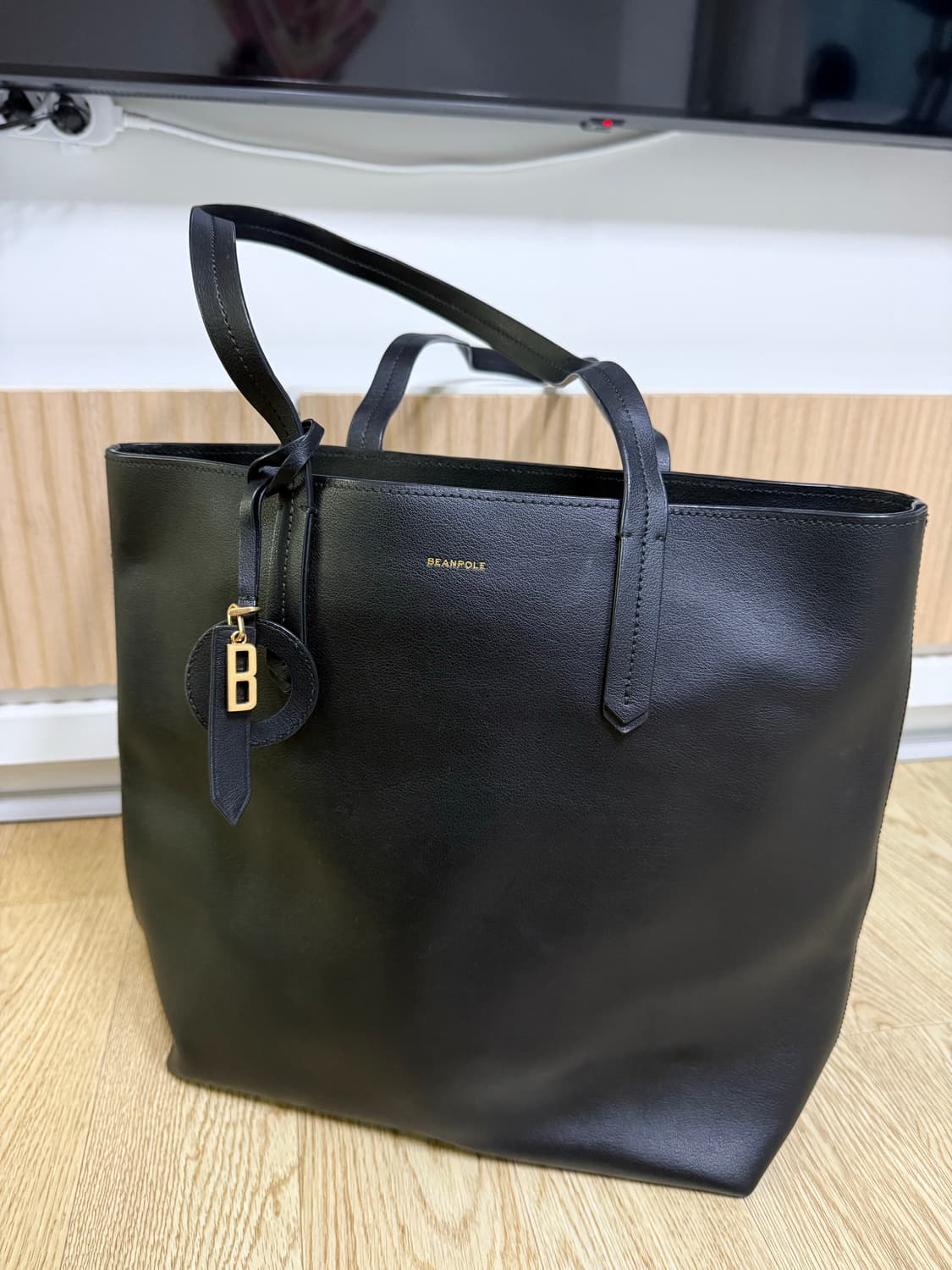 빈폴 블랙 가죽 숄퍼백 상품이미지1