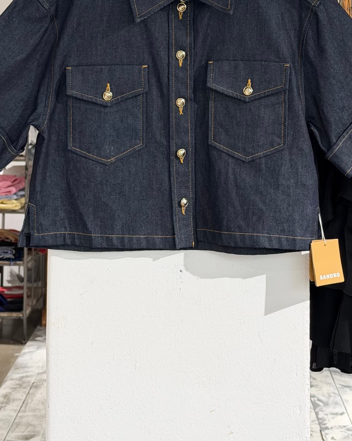 산드로 다크데님 포켓 크롭 하프 셔츠 상품이미지5