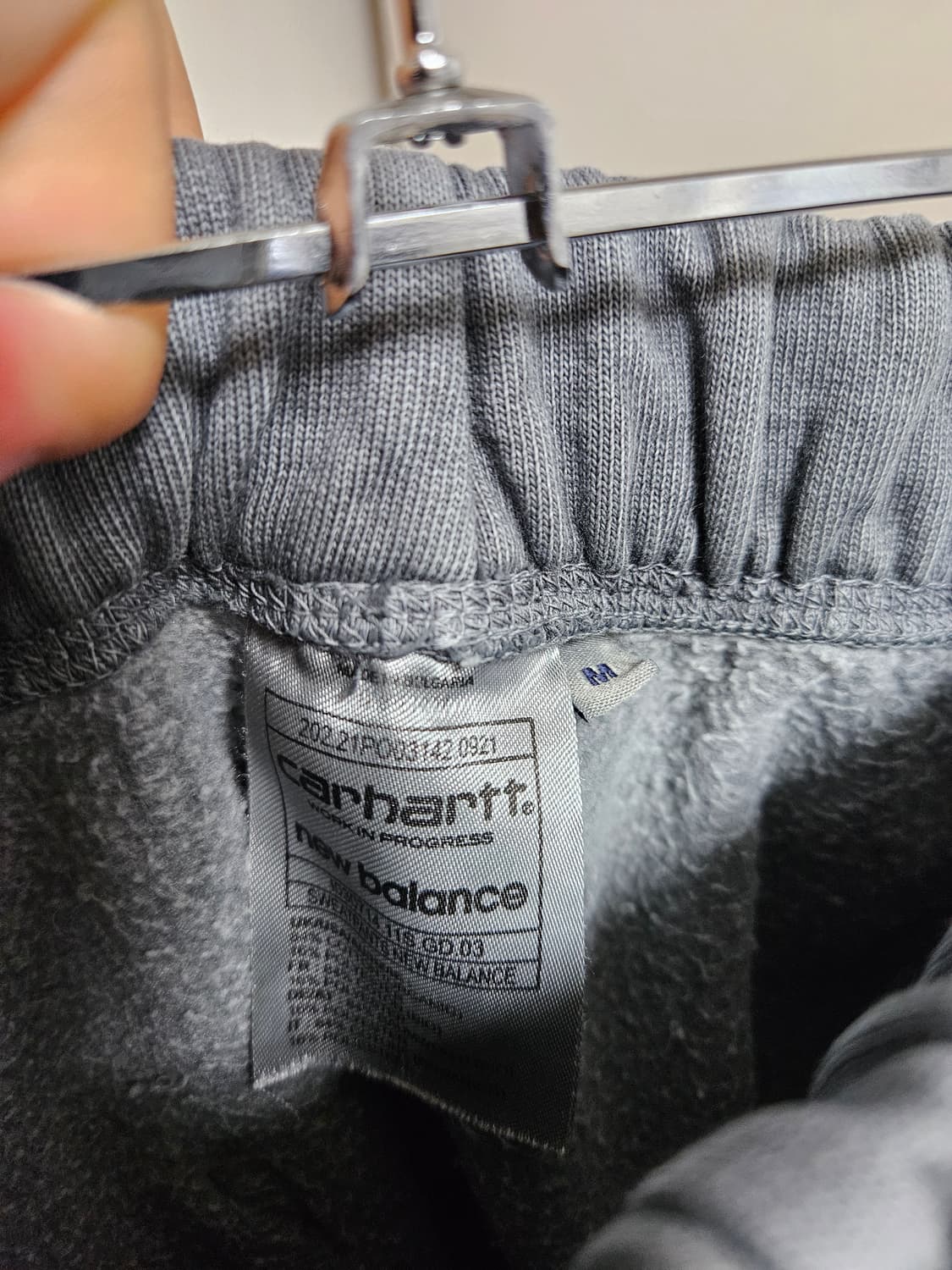 칼하트 wip x 뉴발란스 콜라보 스웻팬츠 M 상품이미지3