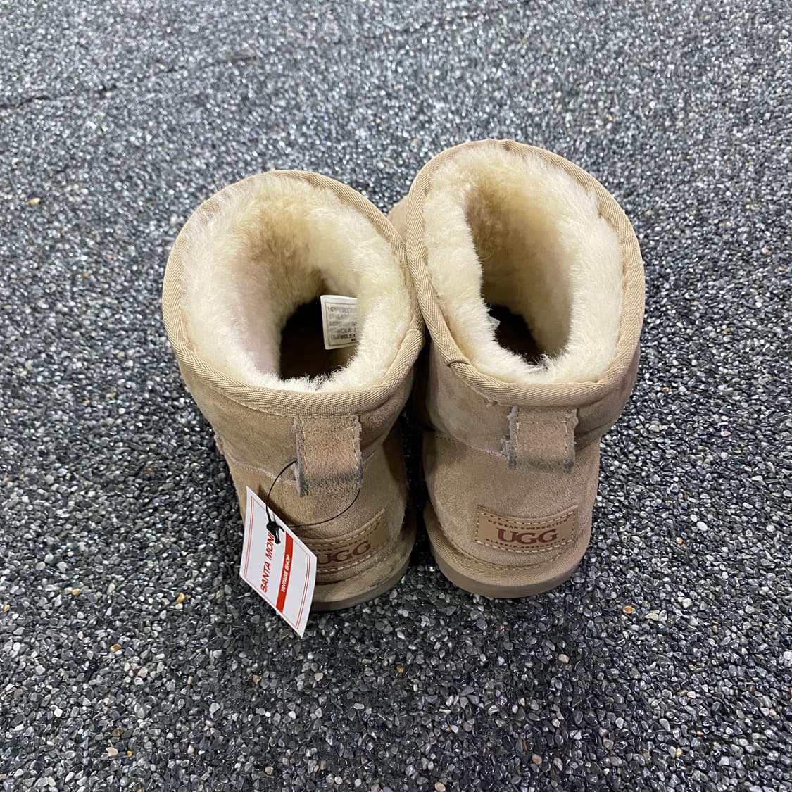 어그 스웨이드 로고 패치 앵클 부츠 B3442 상품이미지3