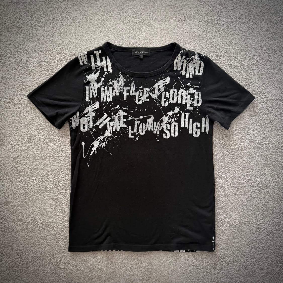 In the attic t shirt 상품이미지1