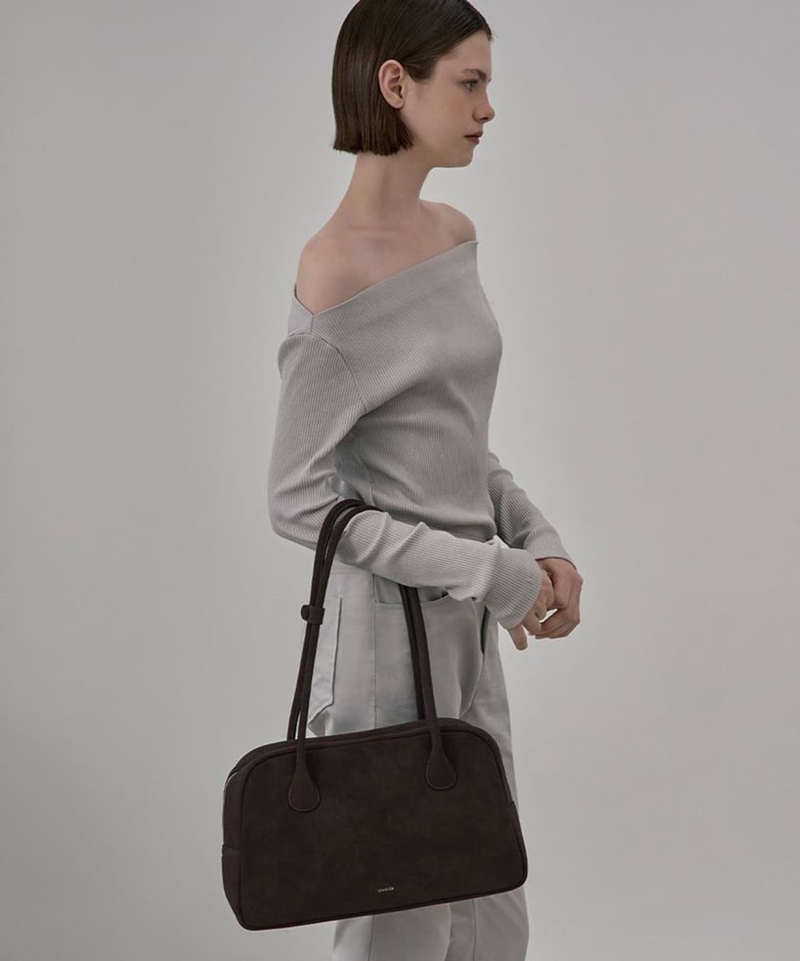 스탠드오일 모모백 라지 스웨이드 상품이미지1