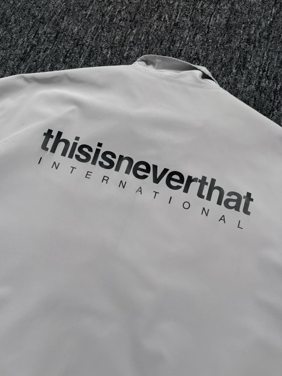 디스이즈네버댓 그레이 바람막이 자켓 상품이미지6