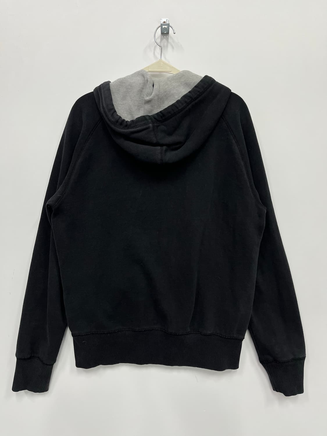 팀버랜드 스몰로고 블랙 후드집업  상품이미지4