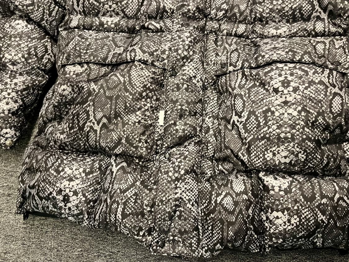 [105] FETCH 패치 뱀피 패딩 L 미착용 상품이미지3