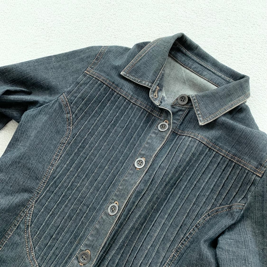 빈티지워싱 핀턱 데님자켓 상품이미지2