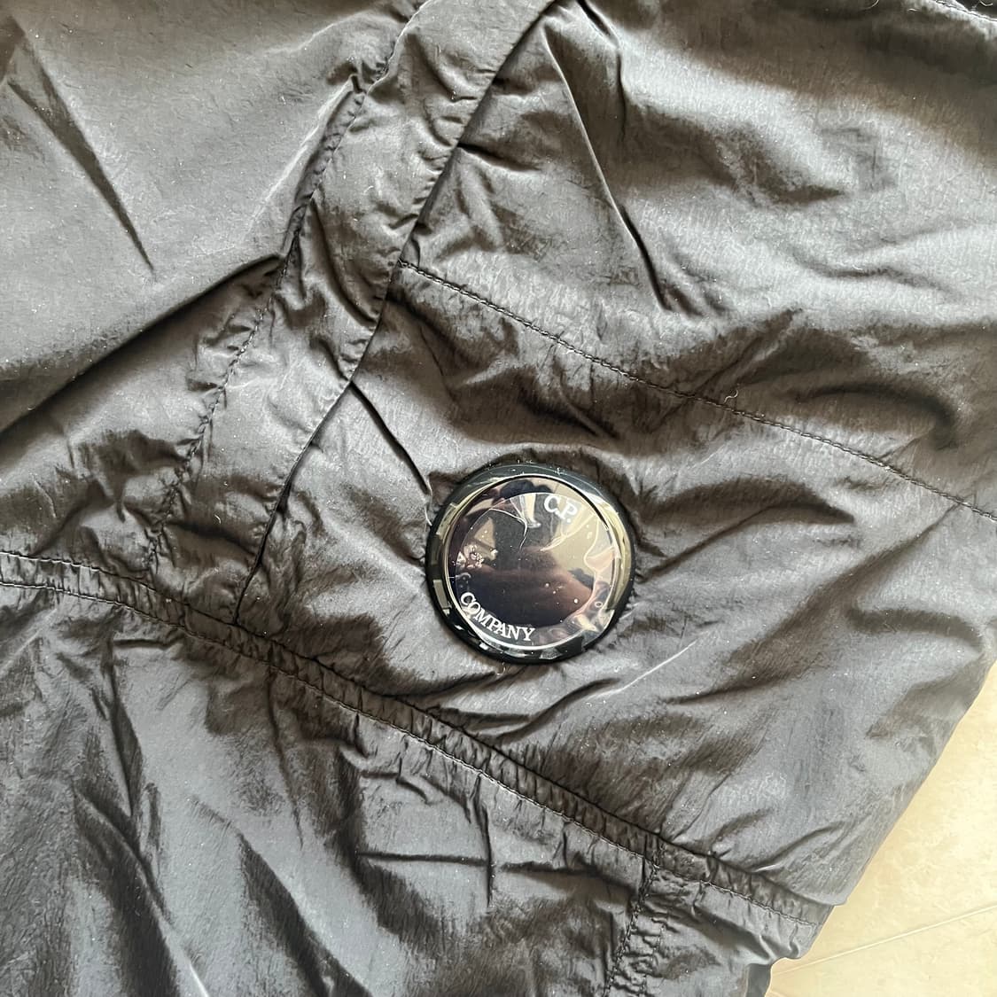 새상품(50)씨피컴퍼니 크롬 R 레귤러 지퍼 나일론팬츠 블랙 상품이미지3