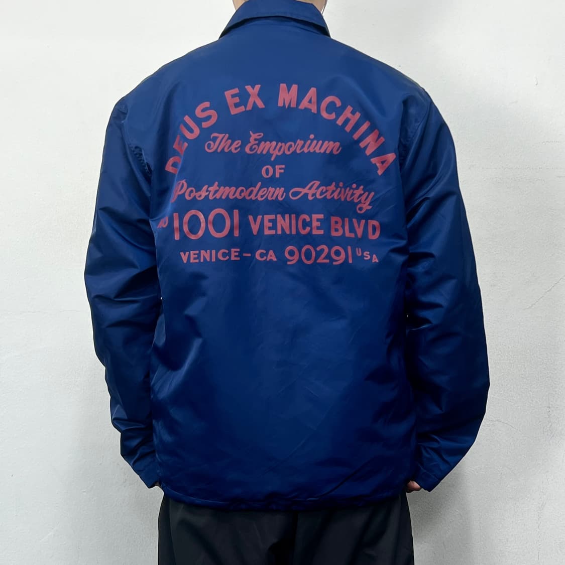 데우스 엑스 마키나 로고 코치 자켓 블루 베니스 상품이미지8