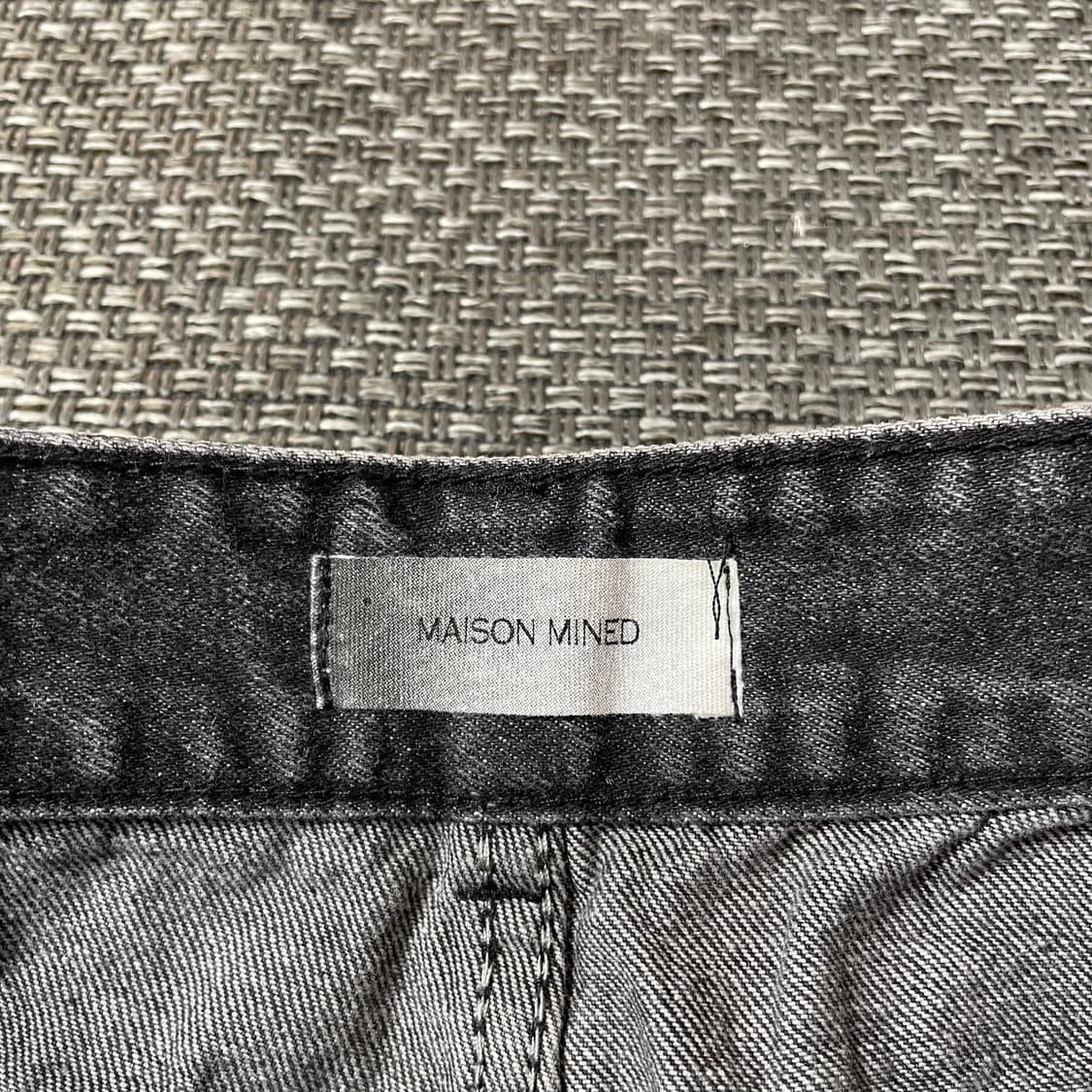 (30) 메종미네드 딥그레이 포인트 힙 와이드 핀턱 데님 팬츠 상품이미지5