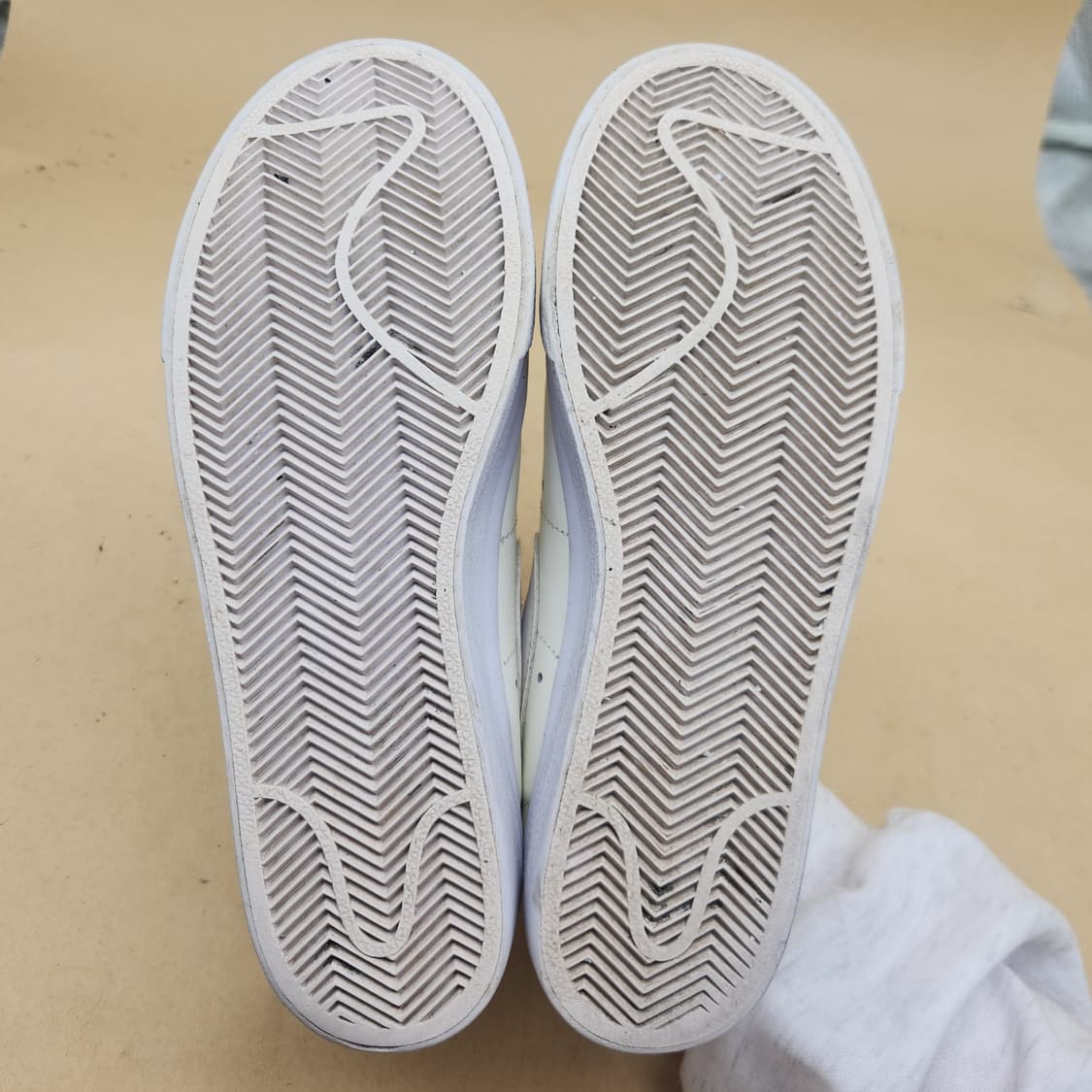 나이키 블레이저 로우 플랫폼 스니커즈250 상품이미지3