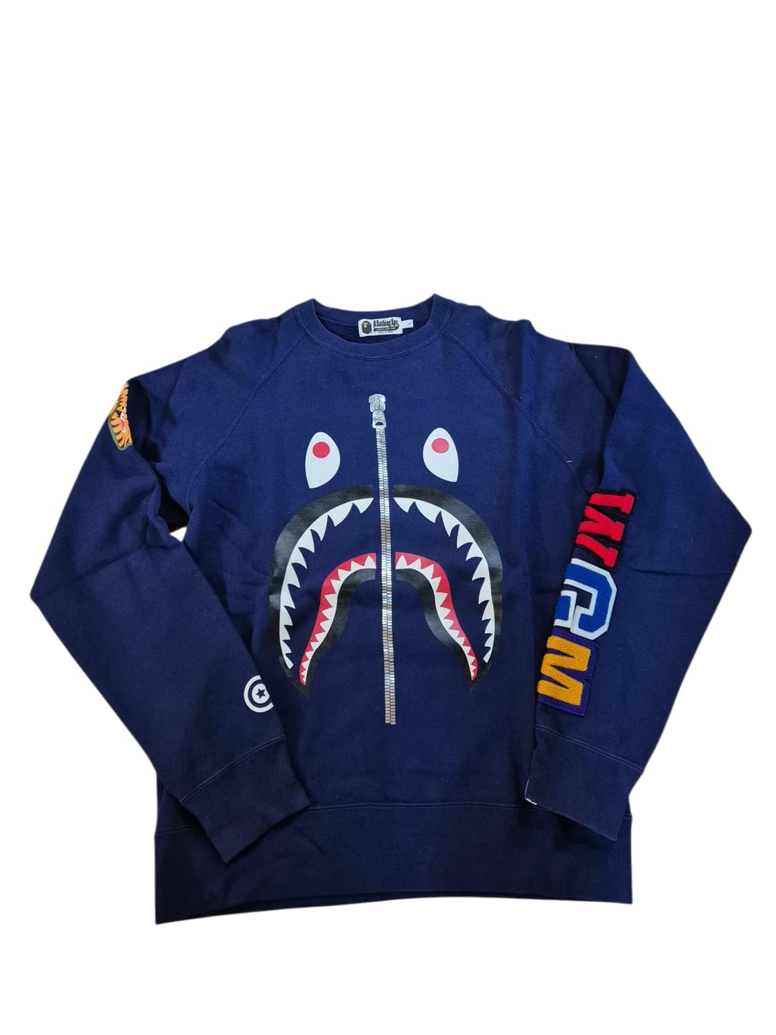 베이프 샤크 맨투맨 상품이미지1