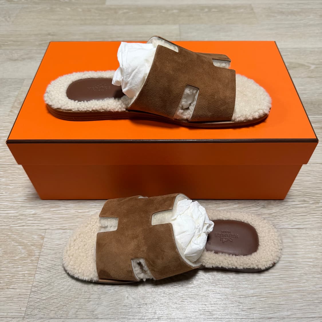 [S+급/42] 에르메스 이즈미르 시어링 샌들 스웨이드 슬리퍼 상품이미지5