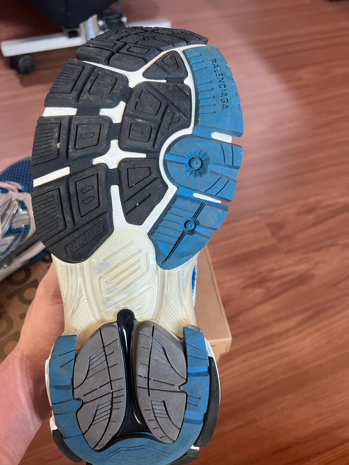 [40]발렌시아가 뉴러너 스니커즈 블루 화이트 상품이미지8