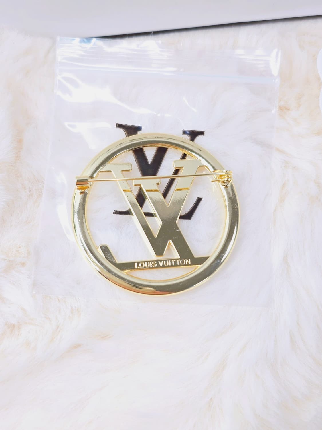 빈티지 원형 루이비통 골드 브로치 상품이미지3