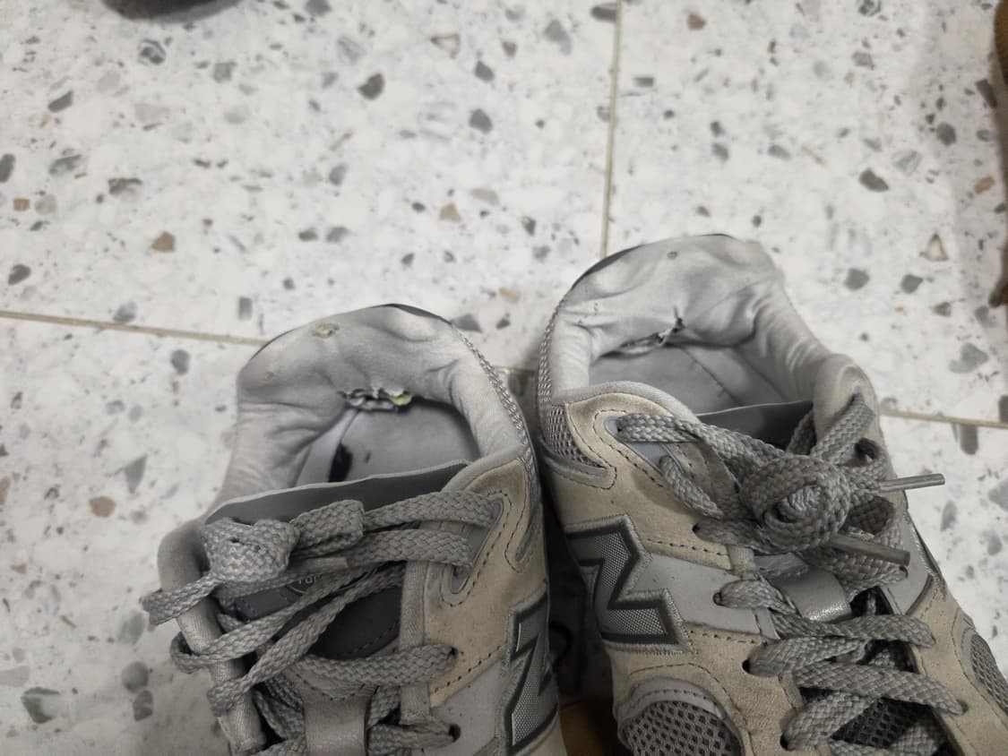 뉴발란스 2002 회색 스니커즈 290mm 상품이미지4