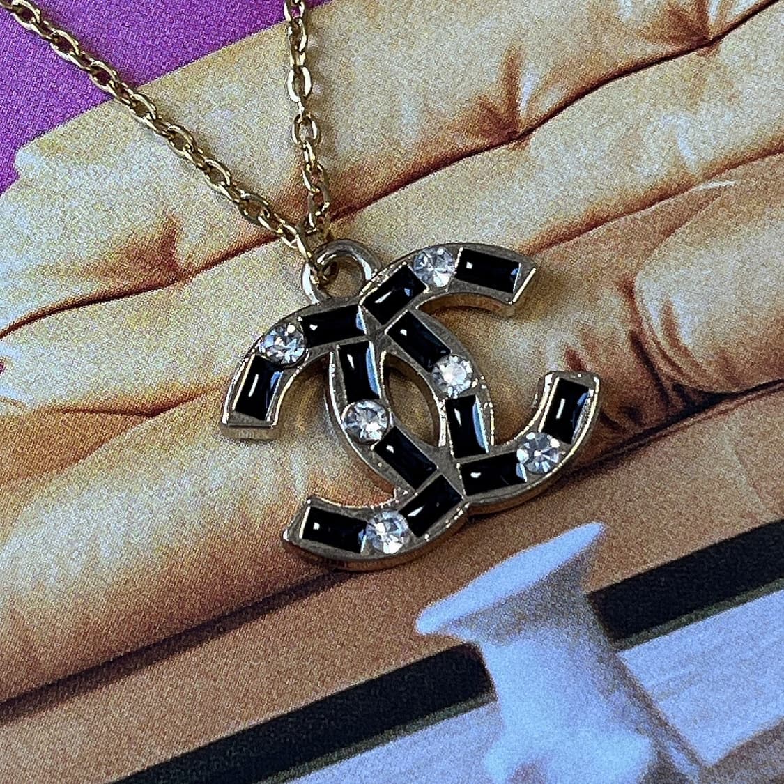 샤넬 블랙 래그 CC로고 큐빅 골드 목걸이 상품이미지2