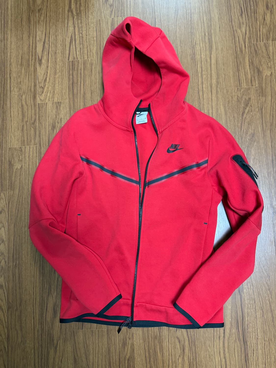 나이키 레드 테크팩 상품이미지1