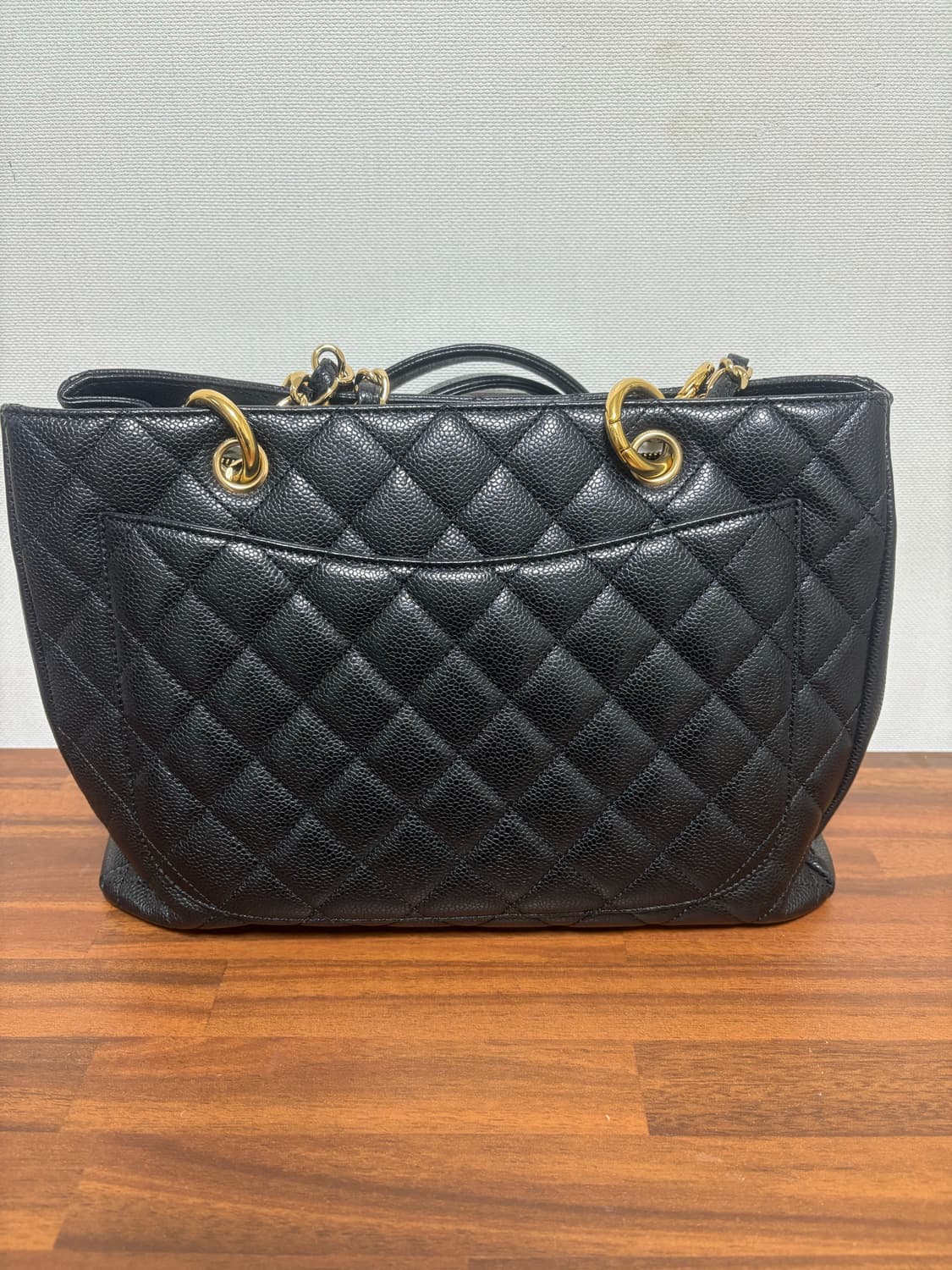 샤넬 그랜드 샤핑백 블랙 캐비어 금장 상품이미지3