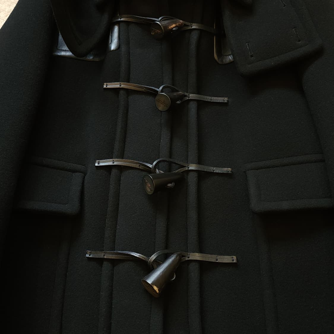 버버리 프로섬 더플코트 레더 디테일 헤비울 코트 블랙 50 상품이미지6