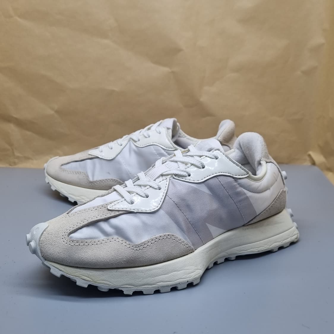 뉴발란스 327 화이트 운동화 255 상품이미지1