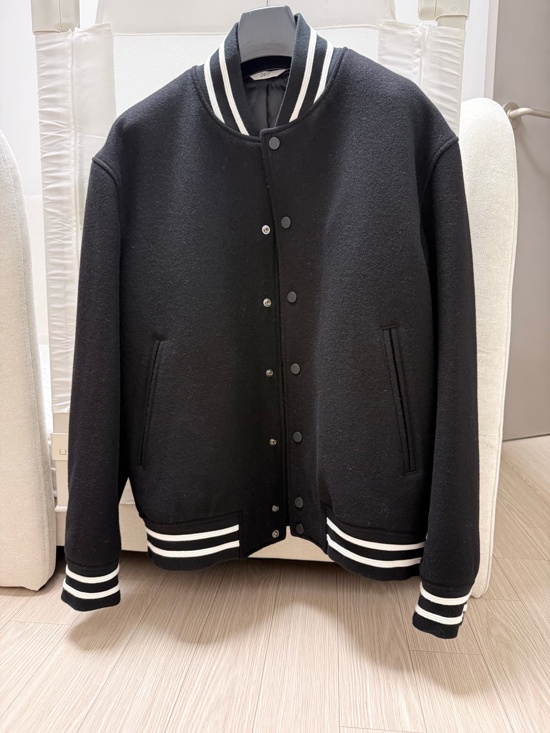 24/7 블랙 울 바시티 자켓 m사이즈 상품이미지1