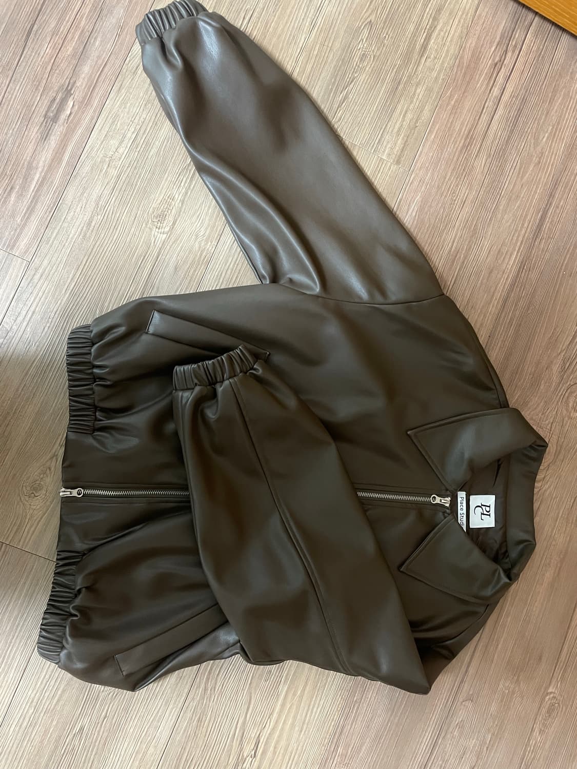 플레이스 스튜디오 레더 자켓 상품이미지1