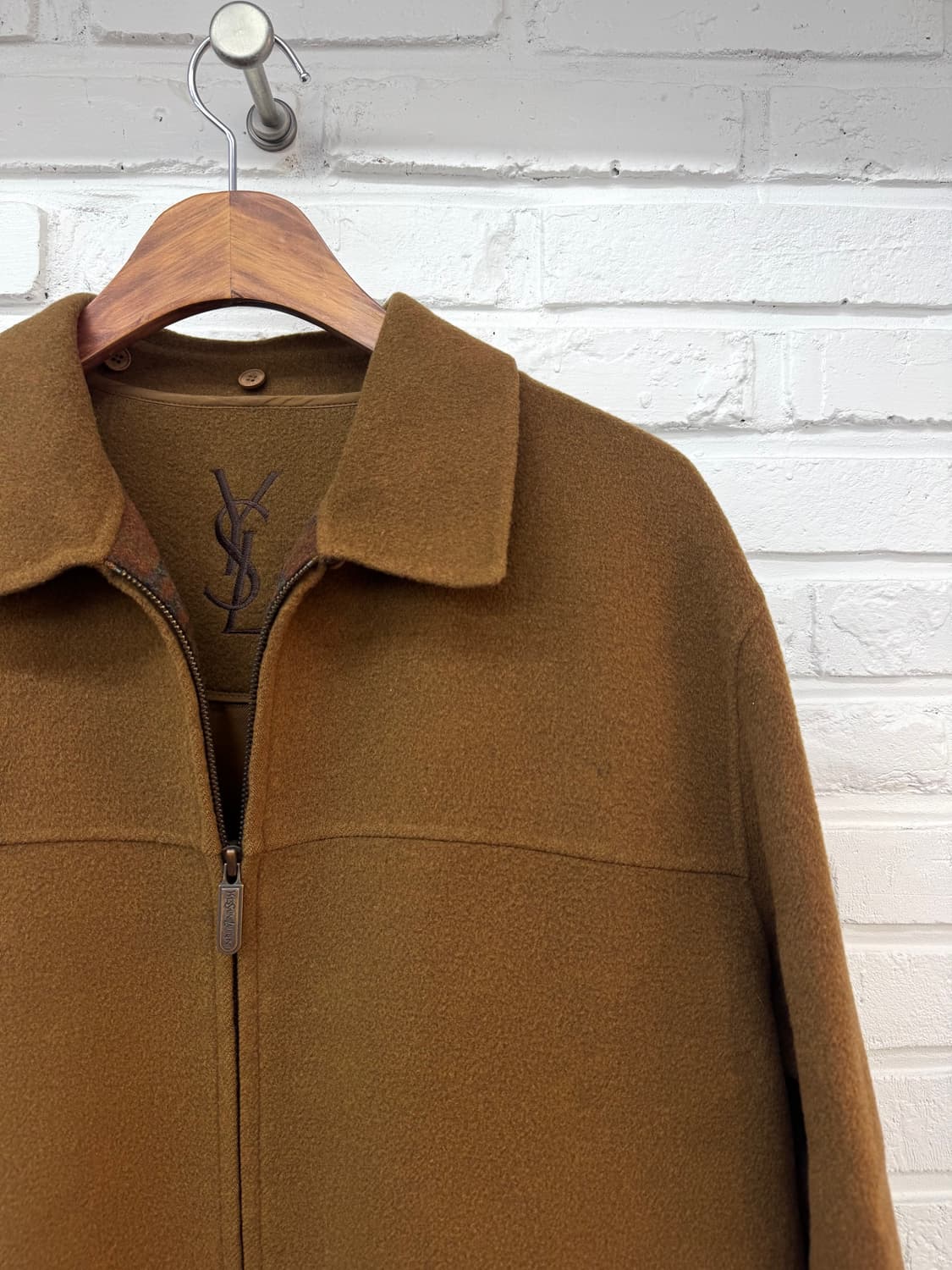 입생로랑 브라운 울집업 상품이미지4