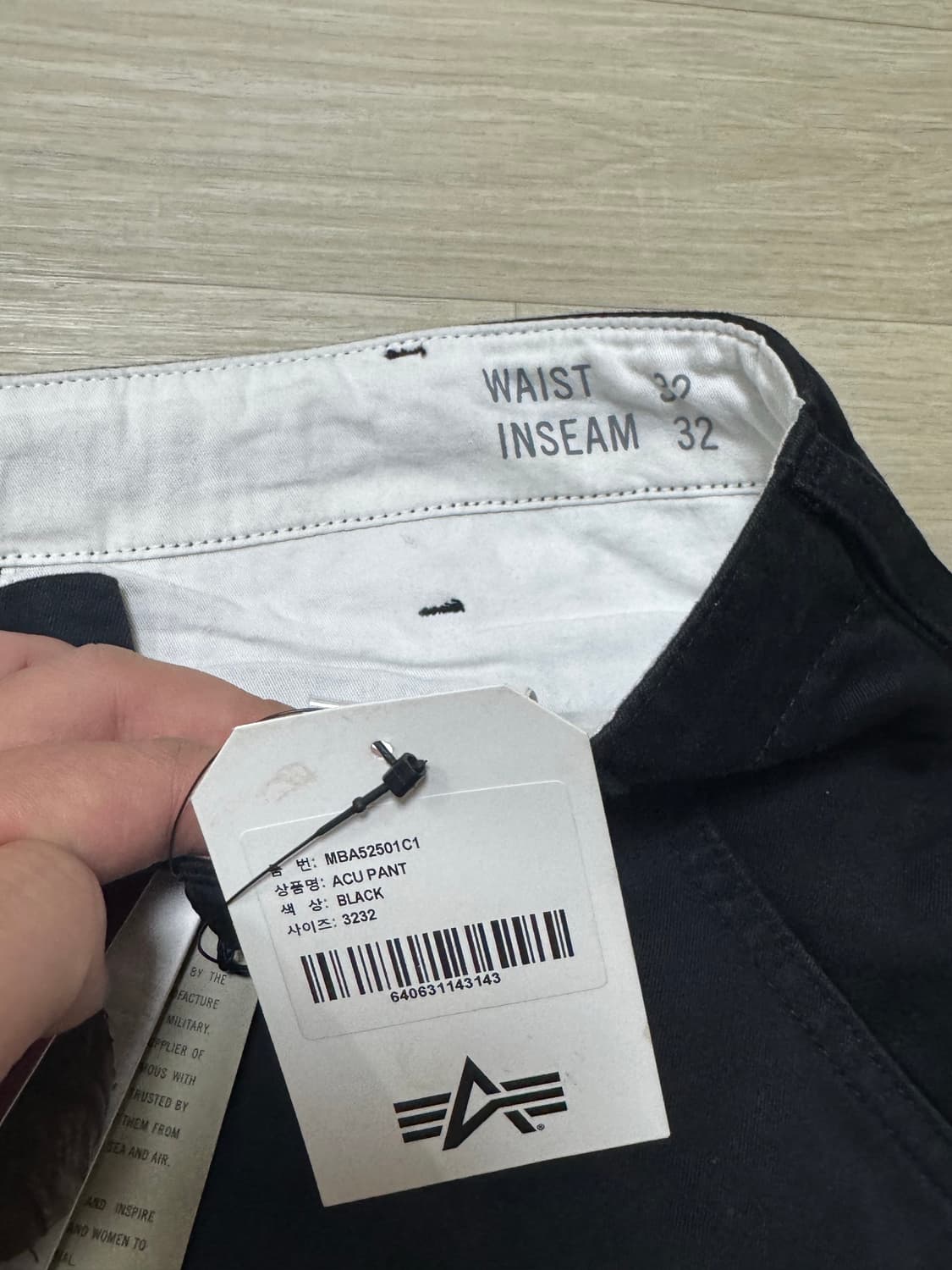 [32x32] 새상품 알파인더스트리 ACU 블랙 카고 바지 상품이미지3