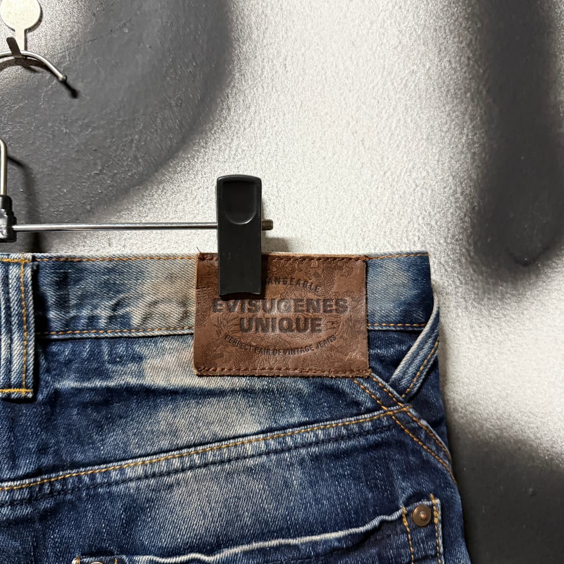 에비수 포켓 프린팅 스트레이트 핏 워싱 흑청 데님 팬츠 상품이미지4