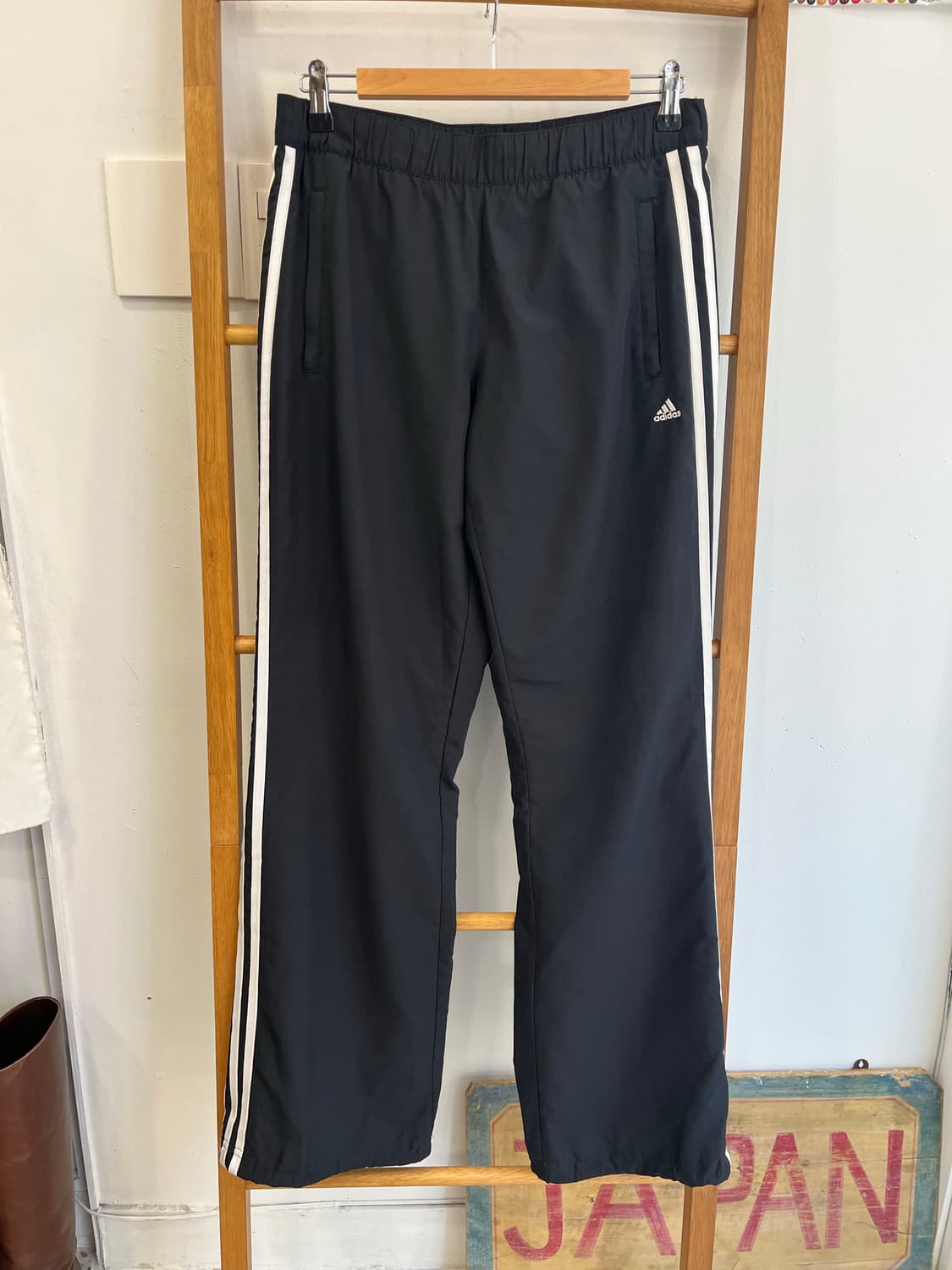 [아디다스] 삼선 나일론 트랙 팬츠 (블랙) 상품이미지1
