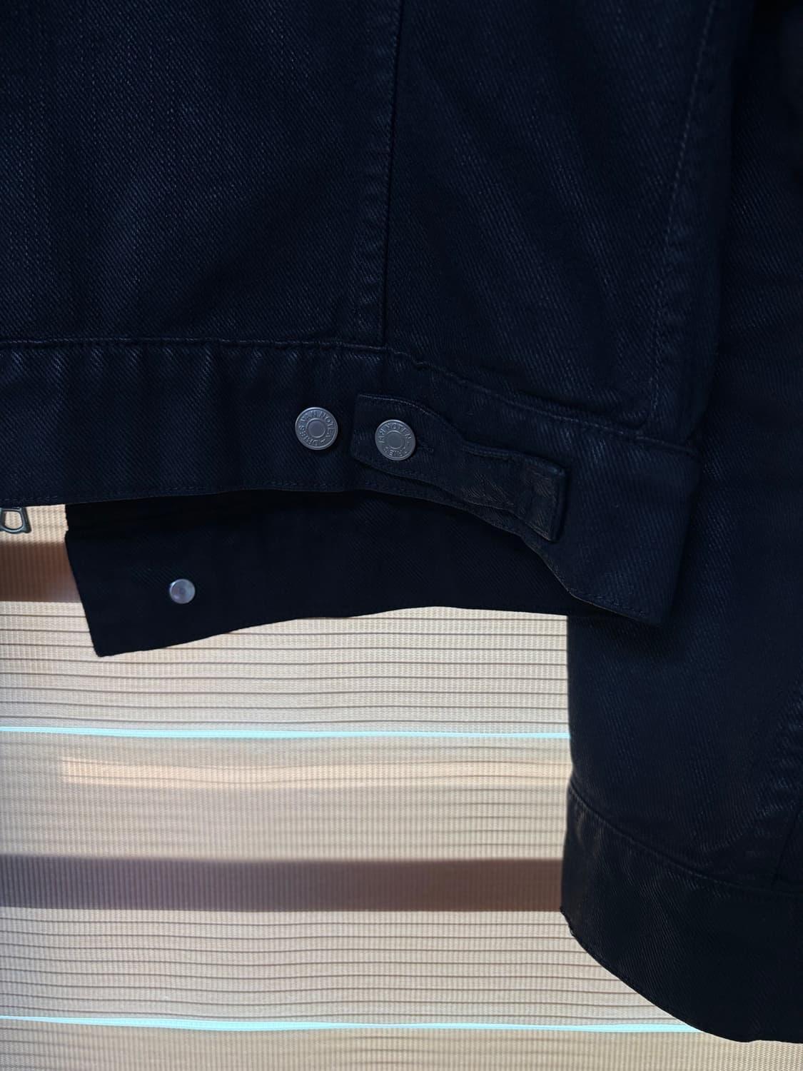 [S] 드리스 반 노튼 14aw 왁스 코팅 데님 자켓 블랙 상품이미지6