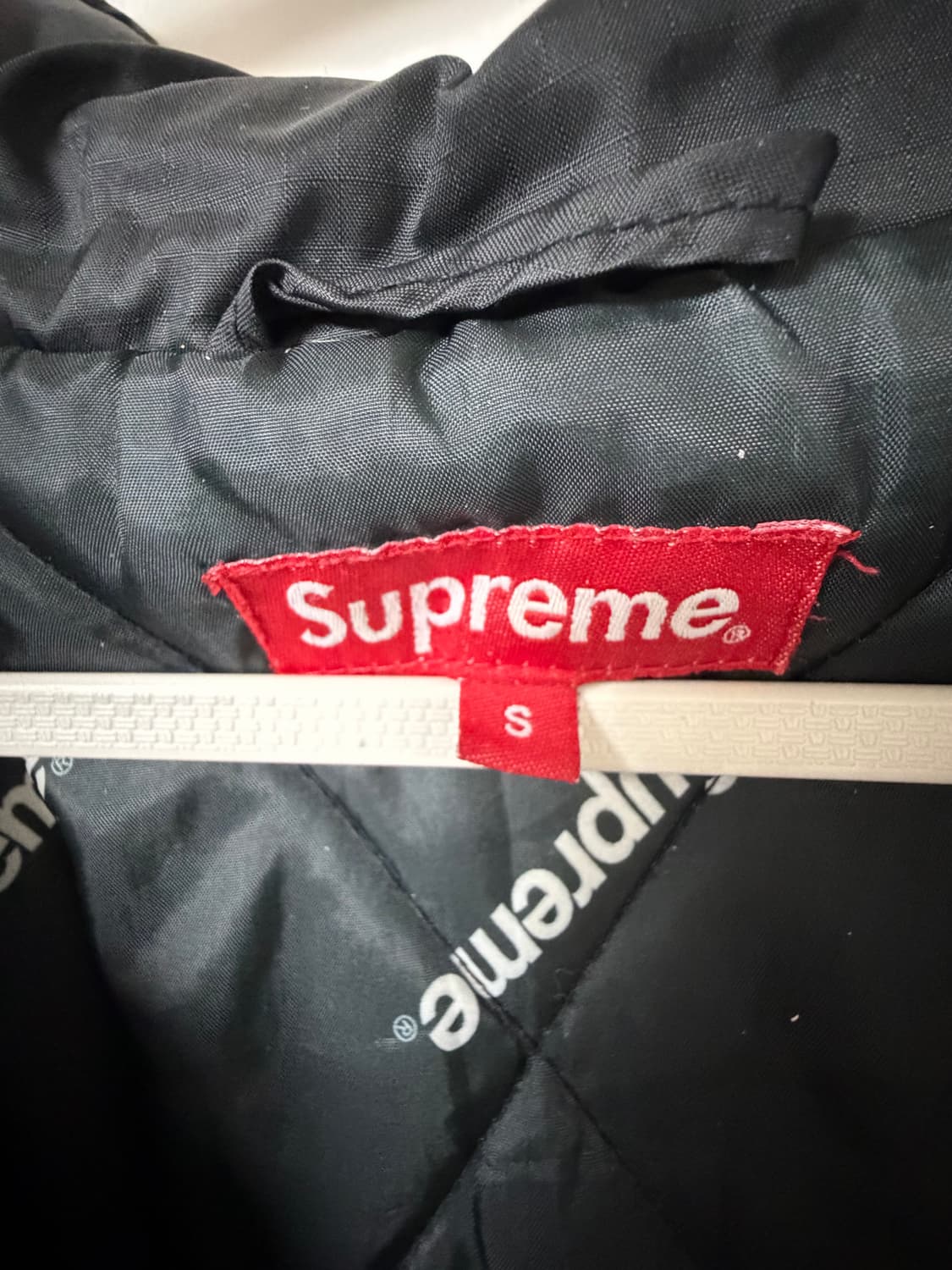 슈프림 16fw 사이드로고 패딩 상품이미지2