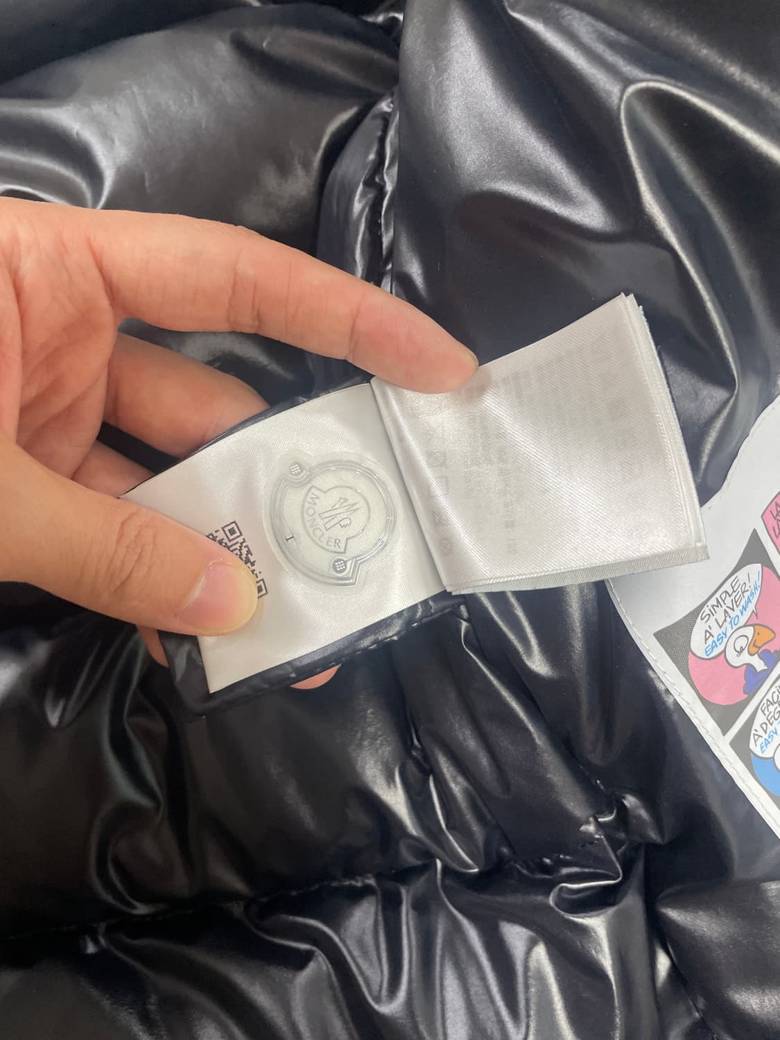 몽클레어 Lule 숏패딩 블랙 2사이즈 판매합니다. 상태완벽 상품이미지5