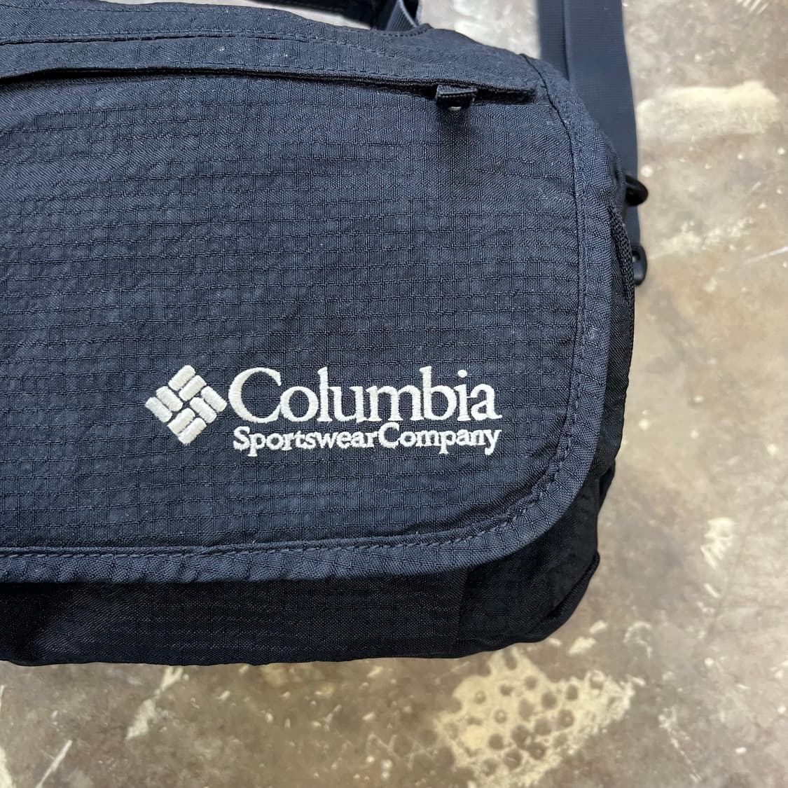 컬럼비아 크로스백 가방 콜롬비아 크로스백 상품이미지3