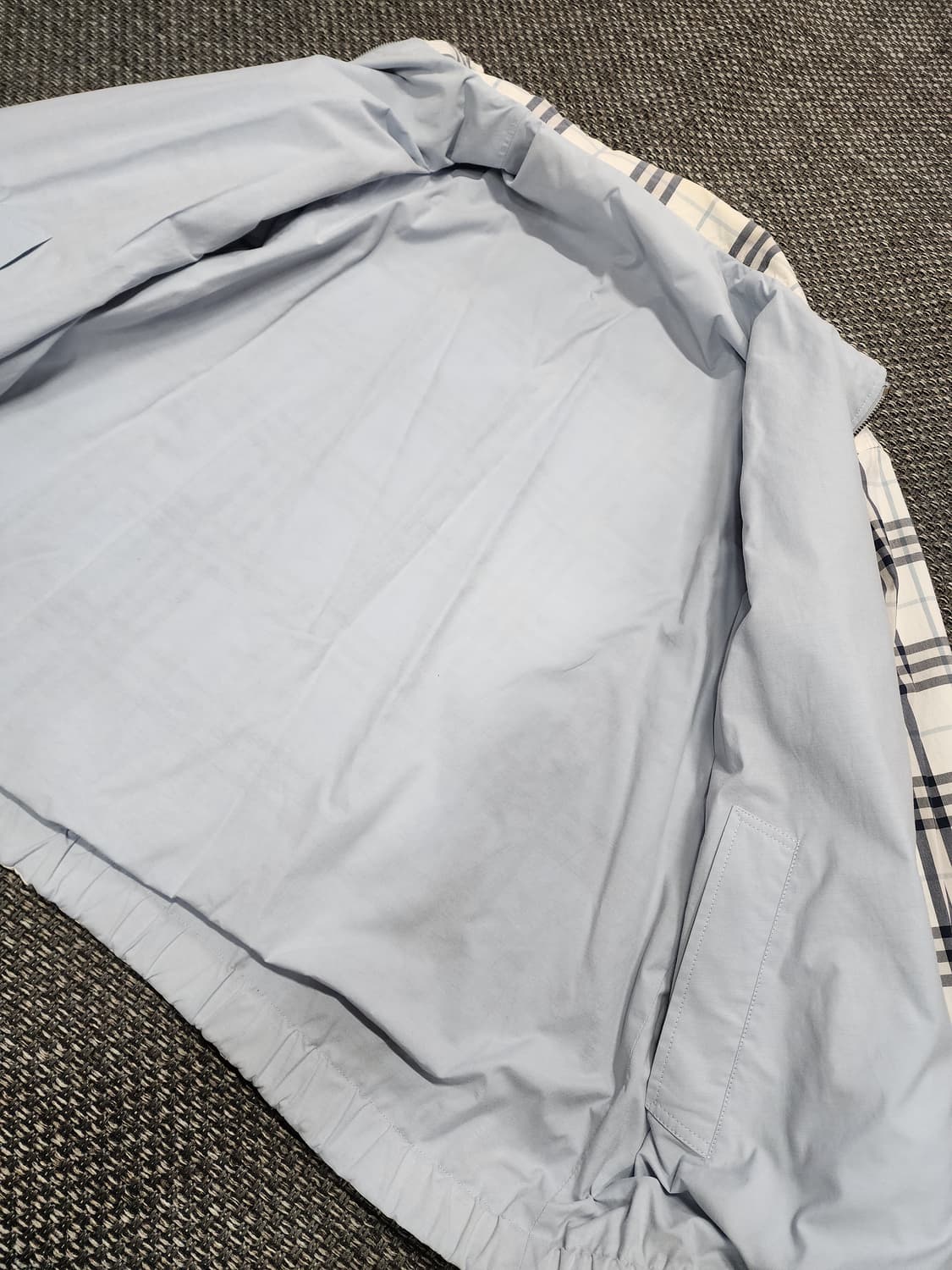 버버리 화이트 스카이블루 리버시블 노바체크  상품이미지4