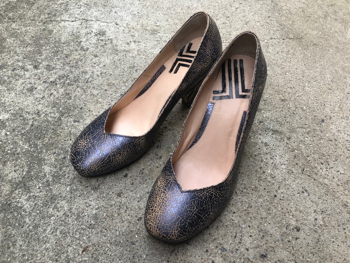 Lanvin crackle leather round heel pumps 상품이미지3