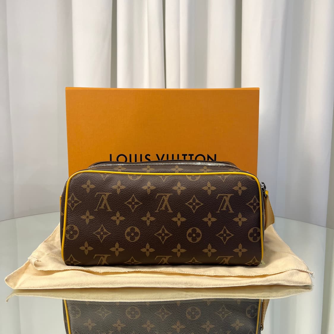 [정품] 루이비통 모노그램 돕키트 파우치 엘로우 상품이미지1