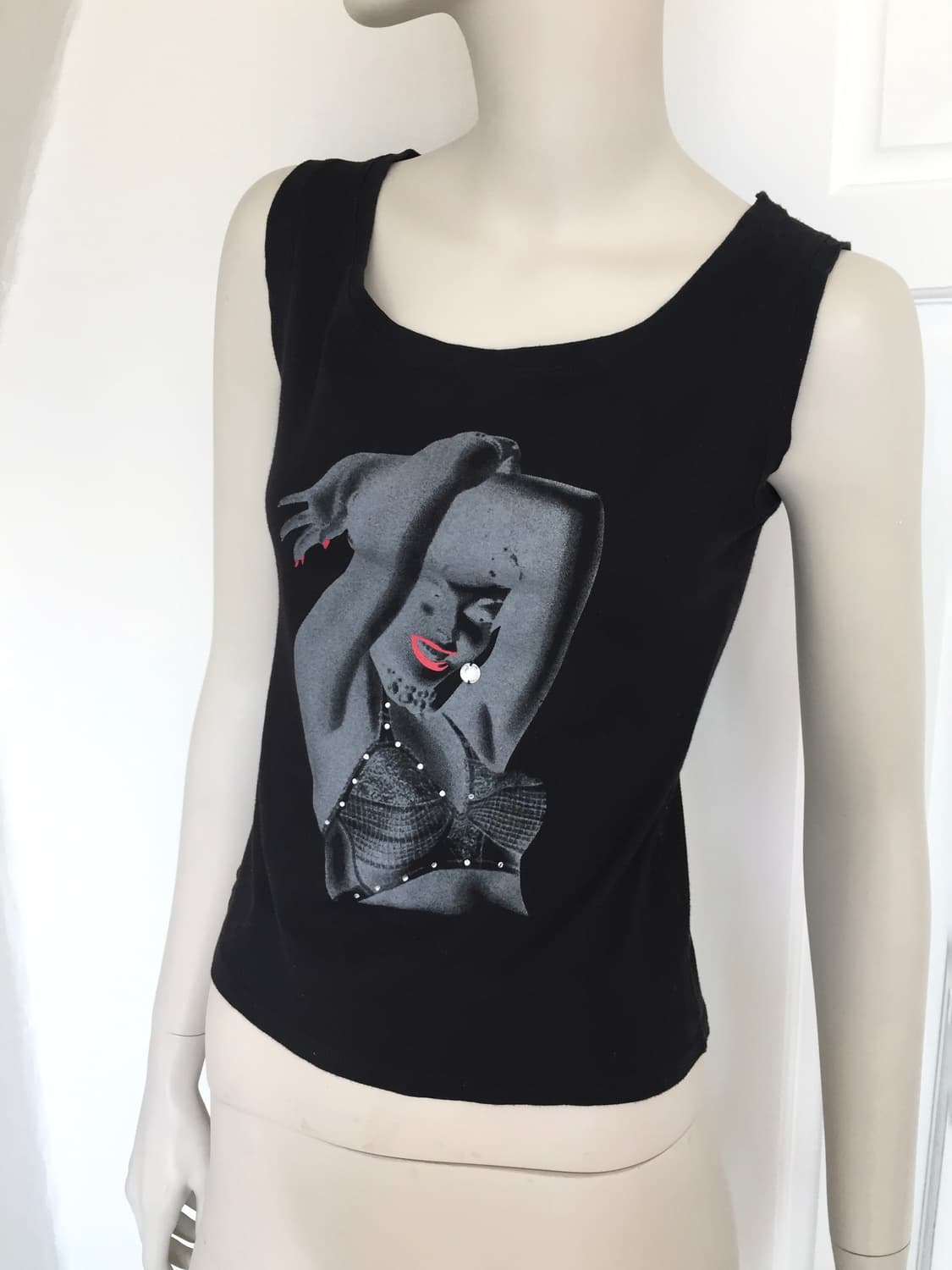 Woman Silhouette Graphic Black Tank 상품이미지1