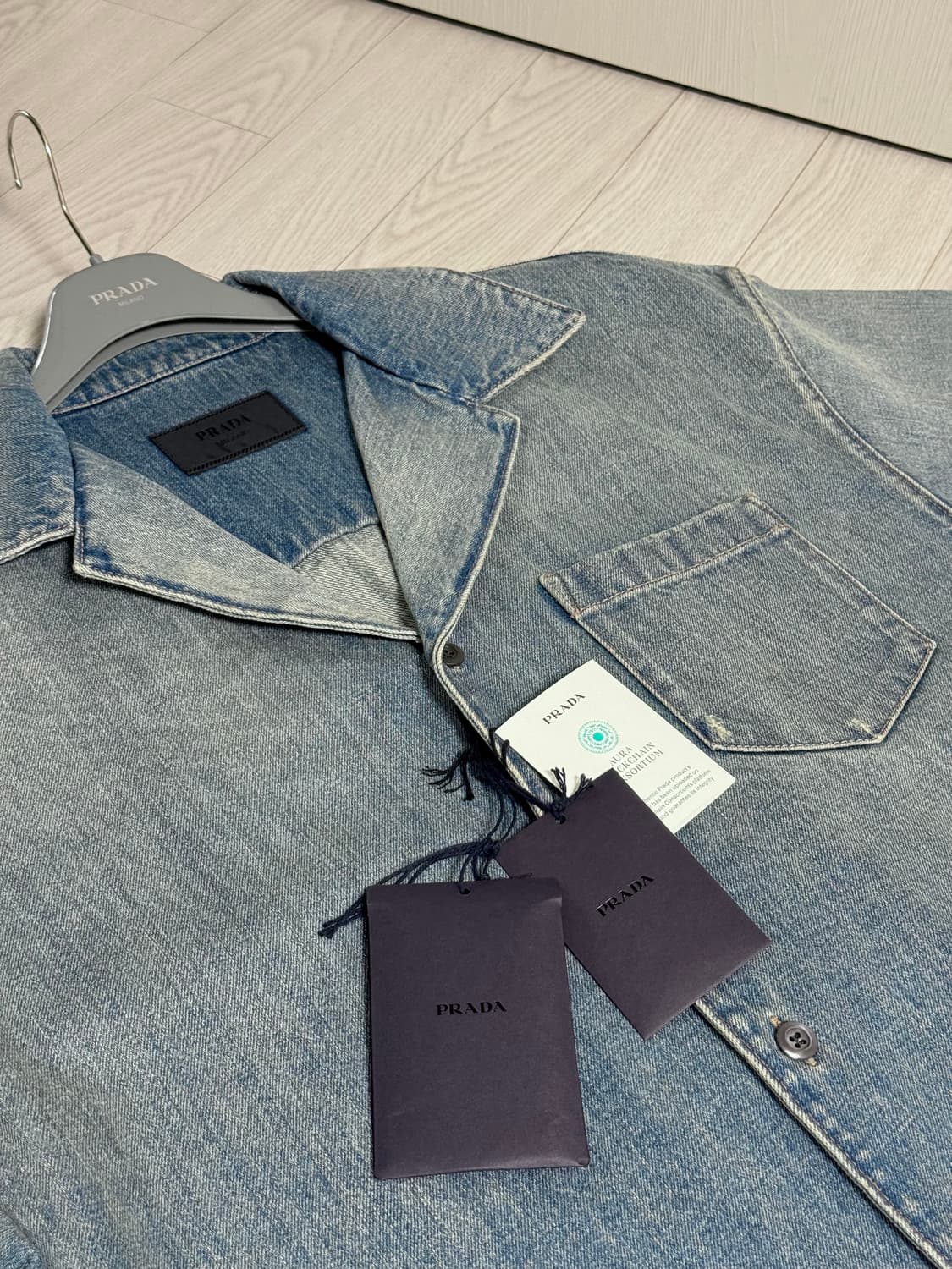 [XXL] 프라다 25ss 데님 소재 볼링 셔츠 상품이미지2