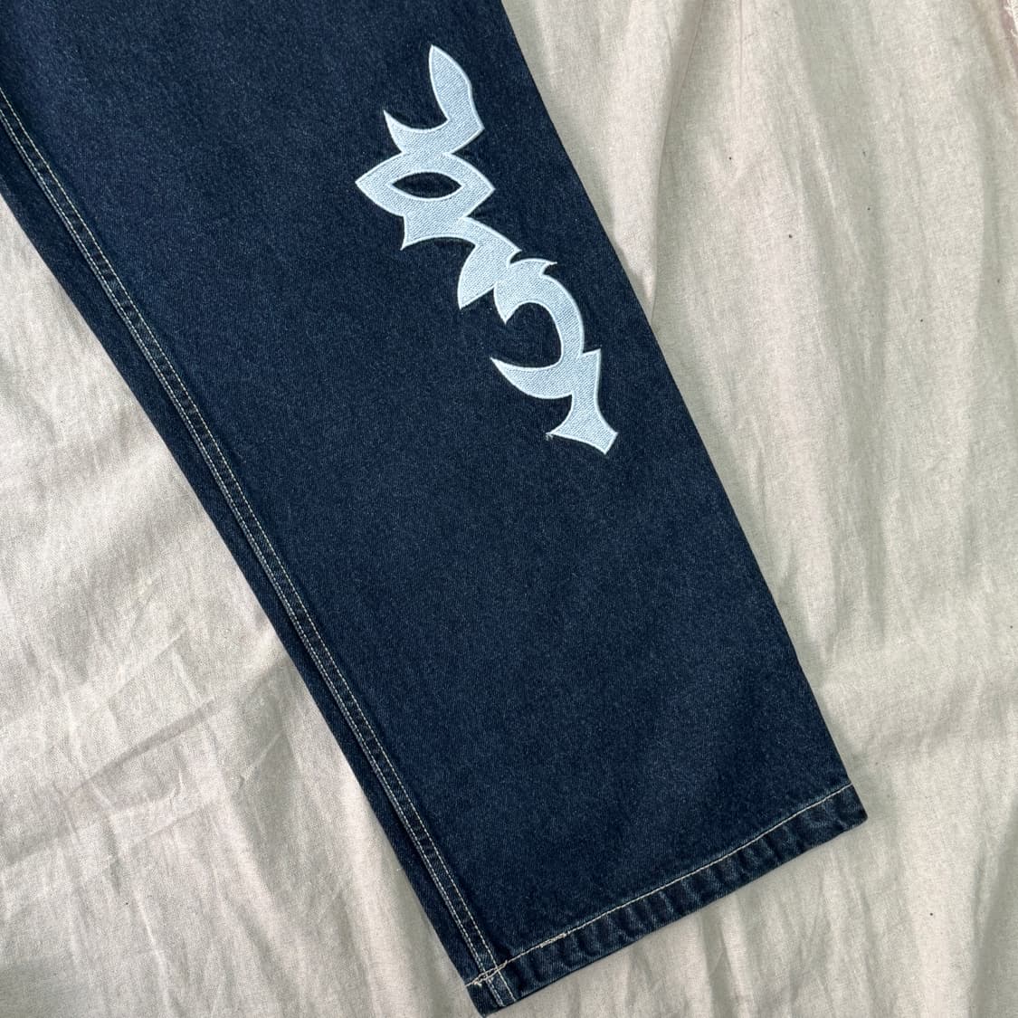 위캔더스 자수 진청 데님팬츠 L 상품이미지3