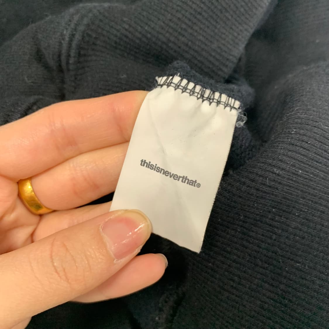 디스이즈네버댓 자수로고 블랙 후드티 상품이미지6