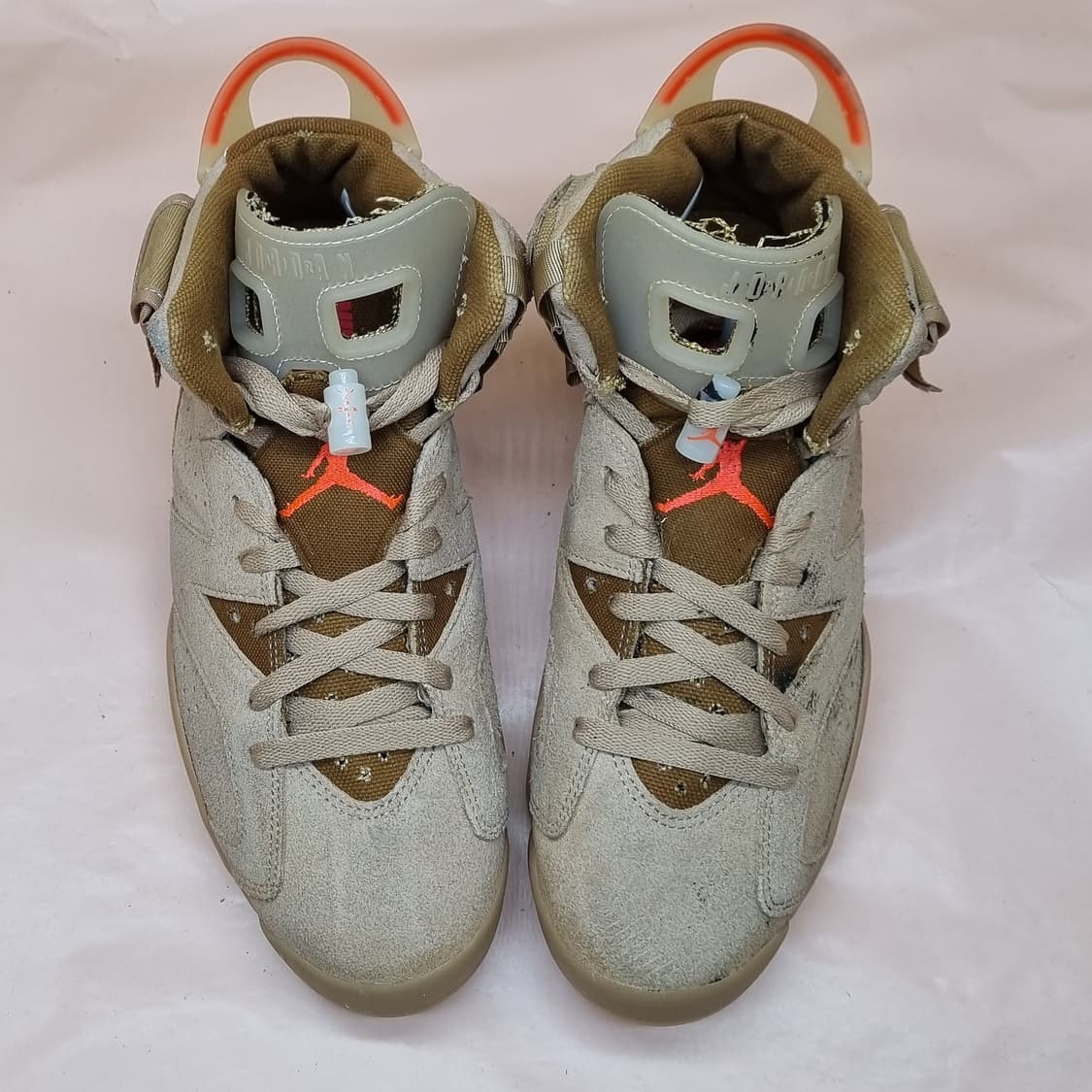 나이키 에어조던 6 레트로 트래비스 스캇 미드 270 상품이미지2