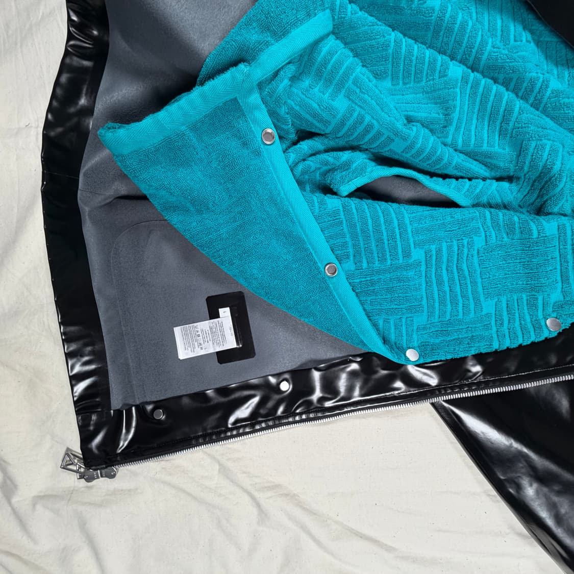 보테가 베네타 글로시 후드 집업 자켓 상품이미지5