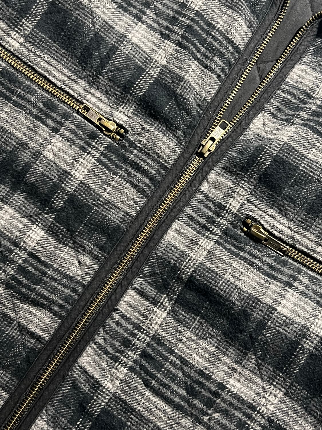 supreme 19FW Quilted Plaid Zip Up 상품이미지3