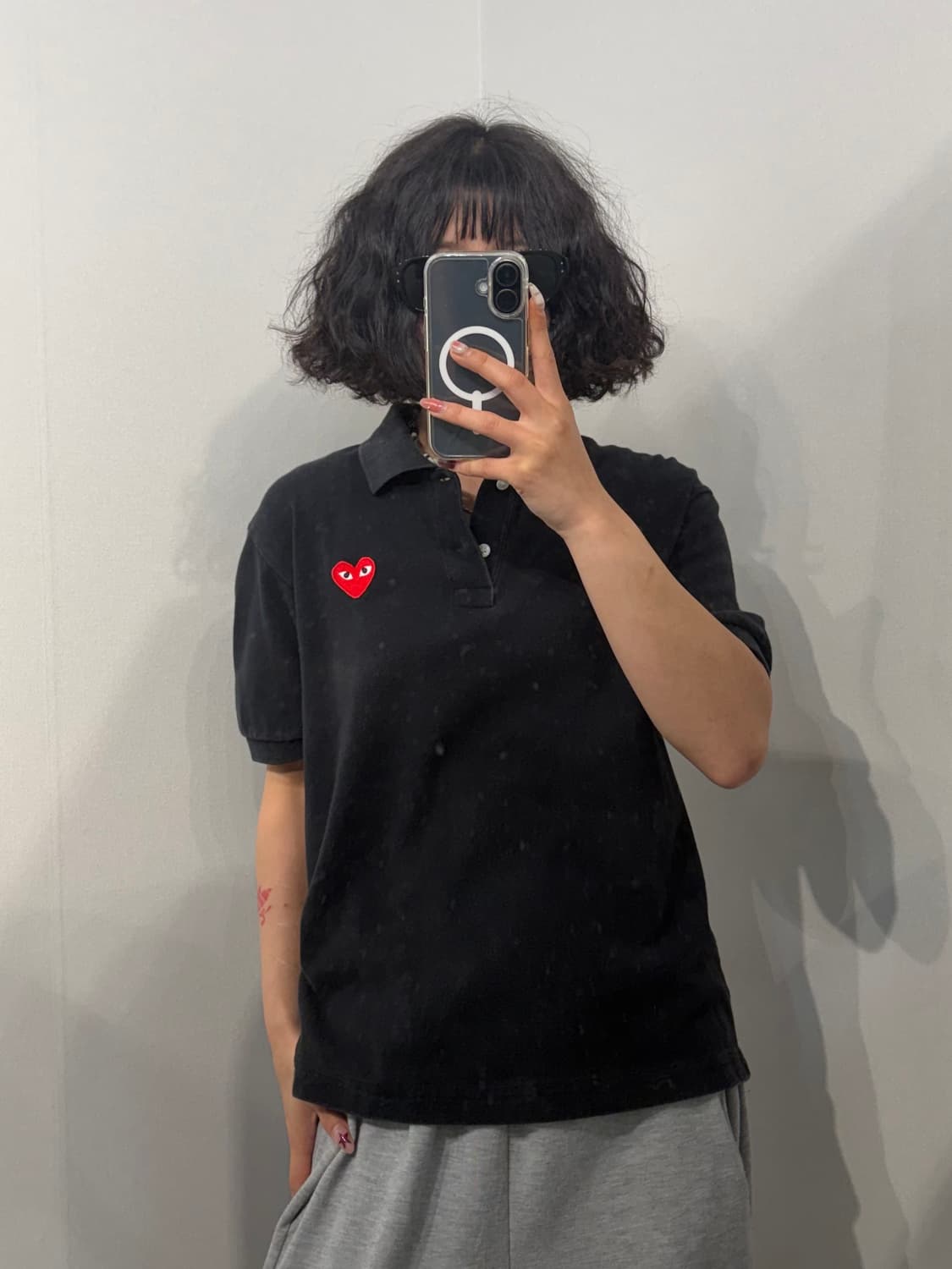 M 플레이 꼼데가르송 레드 하트 폴로 셔츠 블랙 상품이미지1