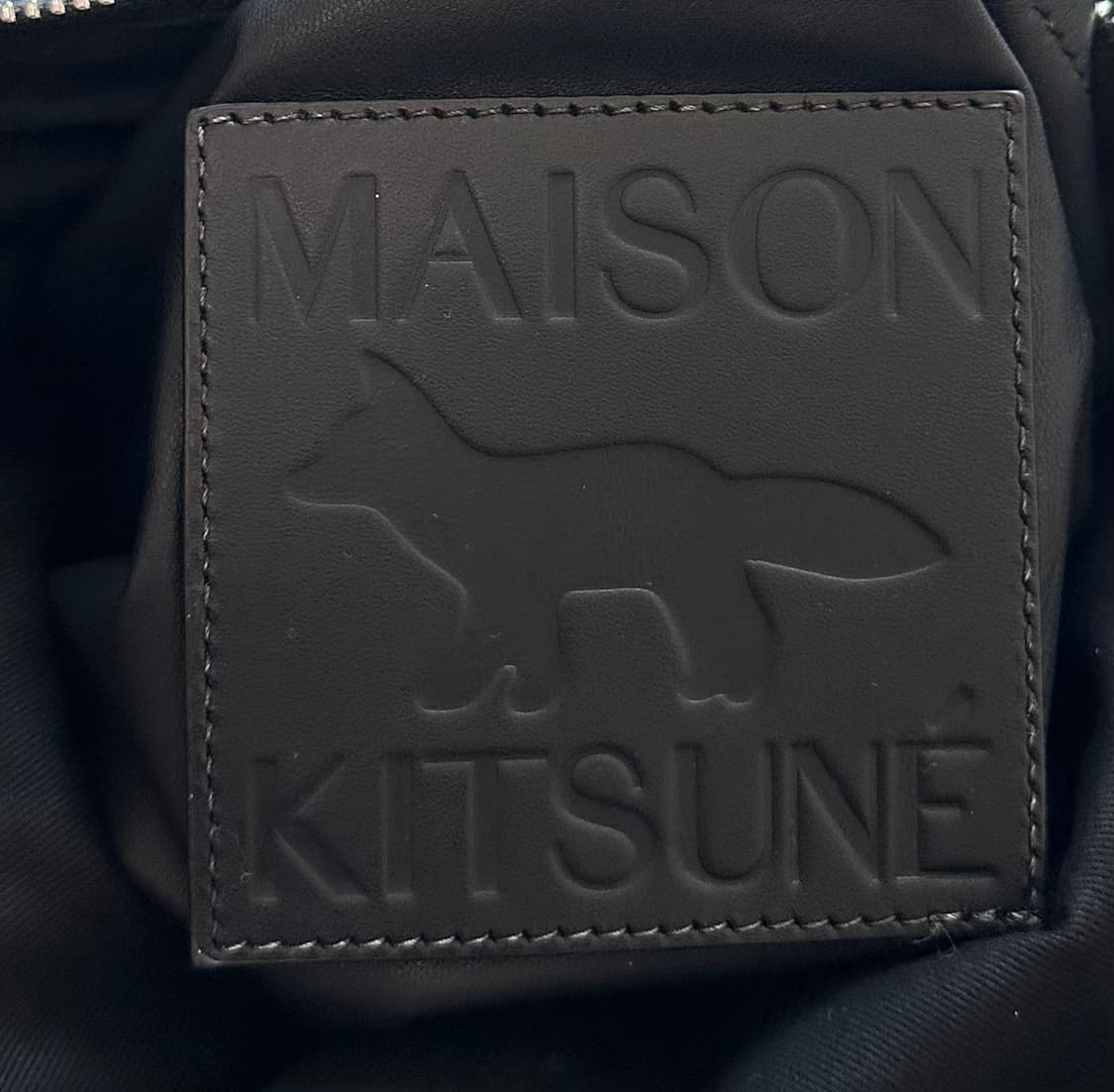 메종키츠네 블랙 퀼팅백 상품이미지4