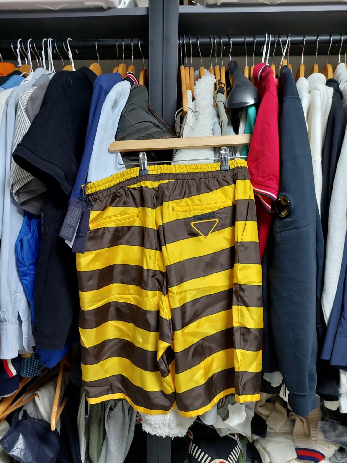 프라다 옐로우 브라운 스트라이프 숏츠 m 백화점판 상품이미지1